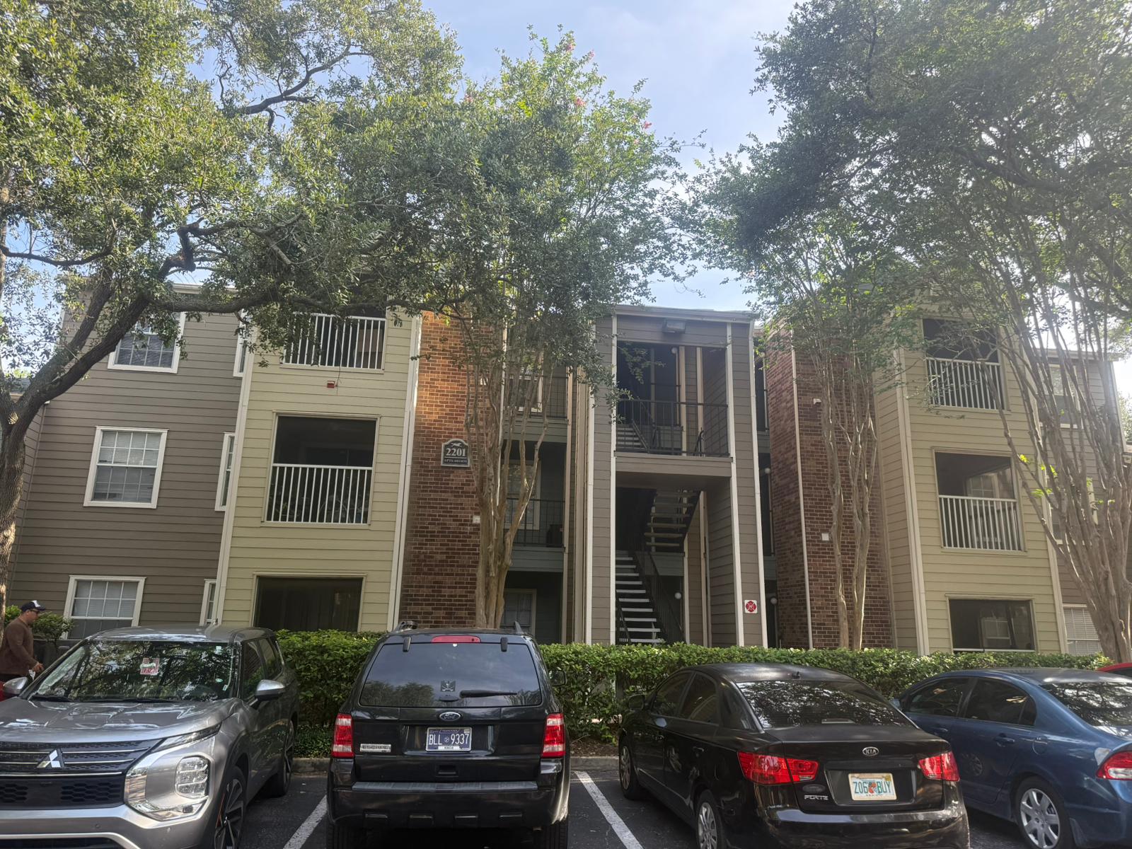 2201 Metropolitan Way